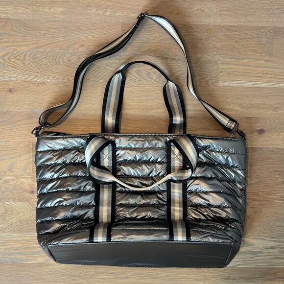 NWOT Fabletics Large Quilted Tote Gym Bag Metallic Gunmetal - Picture 3 of 13